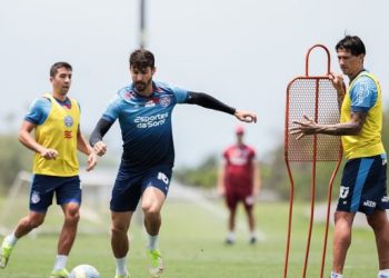 Com foco na construção ofensiva, Bahia segue preparação para enfrentar o Criciúma no Brasileirão