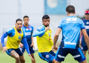 Com trabalhos de bolas paradas, Bahia segue preparação para enfrentar o Criciúma