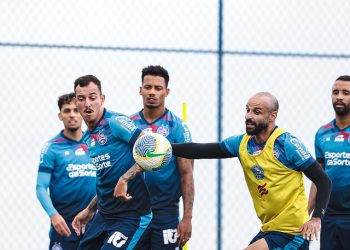 Com trabalhos de bolas aéreas, Bahia segue preparação para enfrentar o Cruzeiro