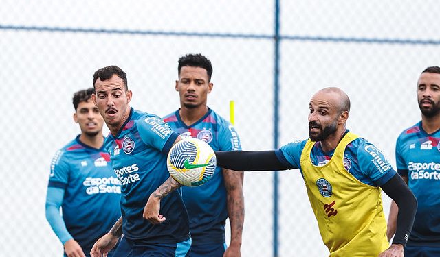 Com trabalhos de bolas aéreas, Bahia segue preparação para enfrentar o Cruzeiro
