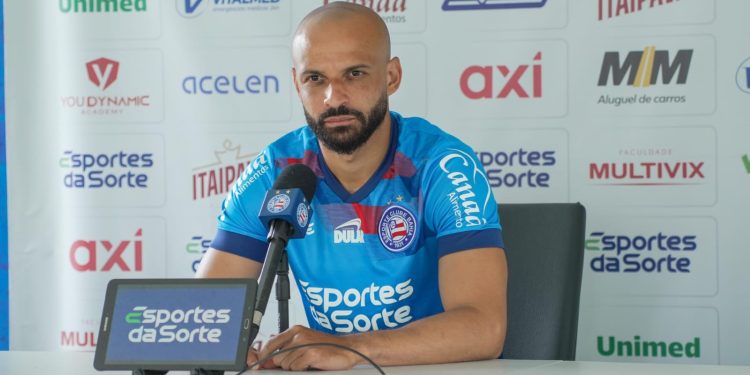 “Fazer um bom trabalho e vir com os três pontos”, diz Thaciano sobre o jogo contra o Cruzeiro