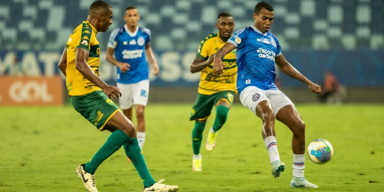 Com gols de Ademir e Lucho, Bahia vence o Cuiabá e segue na briga por vaga na Libertadores