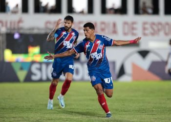 Bahia vence o Jequié pelo Campeonato Baiano