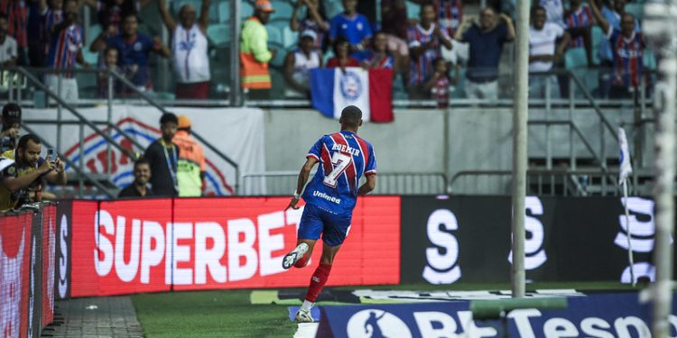 Em seu 100º jogo pelo Bahia, Ademir marca e projeta títulos na temporada: ‘Conquistar coisas grandes’