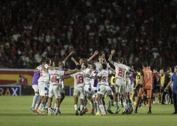 Bahia é Campeão Baiano pela 51ª vez após empate no Barradão
