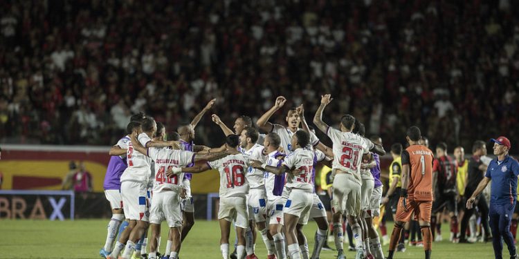 Bahia é Campeão Baiano pela 51ª vez após empate no Barradão