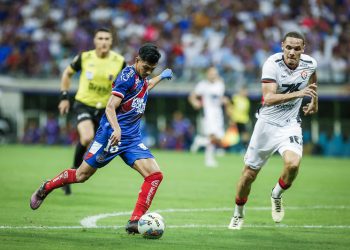 Bahia impõe jogo e vence o Vitória no primeiro jogo da final do Campeonato Baiano
