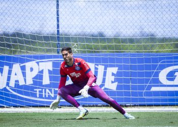 Bahia acerta contratação do goleiro Ronaldo por empréstimo até o fim de 2025