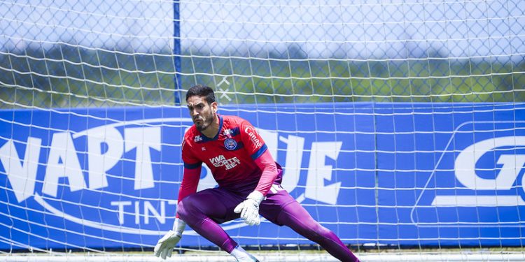 Bahia acerta contratação do goleiro Ronaldo por empréstimo até o fim de 2025