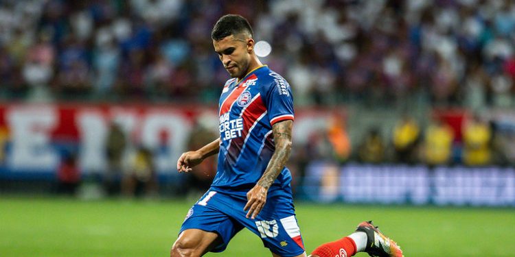 “Posição mais concorrida dentro do elenco”, diz Rodrigo Nestor sobre o meio de campo do Bahia