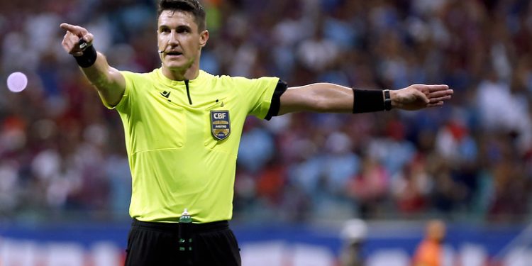 Rafael Klein é escalado para apitar Bahia x Vitória na final do Campeonato Baiano