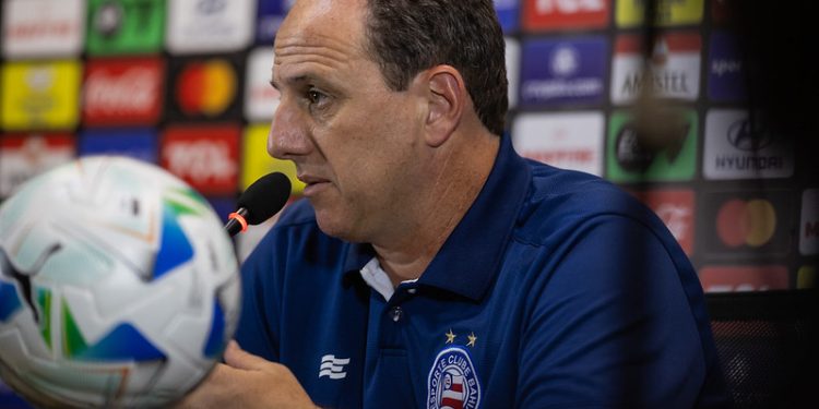 Rogério Ceni avalia resultado e comemora triunfo contra o The Strongest na Fonte Nova