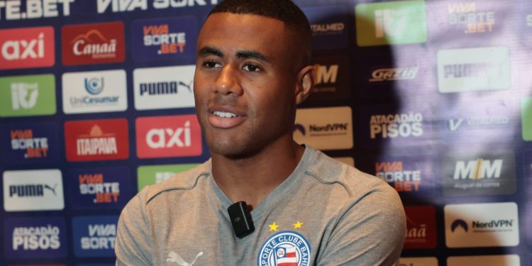 “Meu papel é contribuir para que o Bahia conquiste os objetivos”, afirma Erick em entrevista coletiva