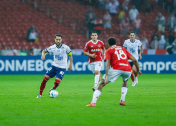 De virada, Bahia é derrotado pelo Internacional e acaba eliminado da Libertadores