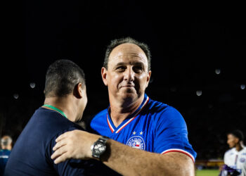 Ele fica! Rogério Ceni renova com o Bahia até o final de 2027