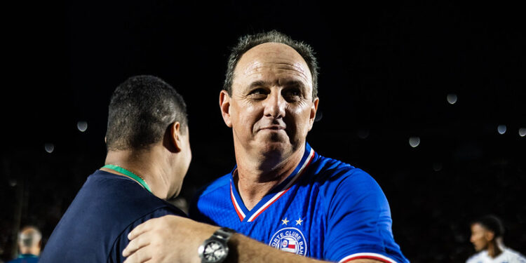 Ele fica! Rogério Ceni renova com o Bahia até o final de 2027