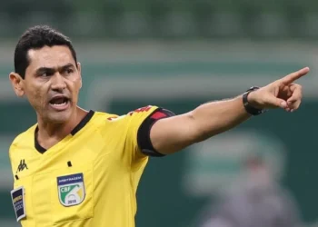 Antônio Dib Moraes de Sousa é escalado para apitar Bahia x Fortaleza na Copa do Nordeste