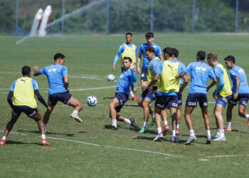Com treino técnico e tático, Bahia segue preparação para enfrentar o Fortaleza