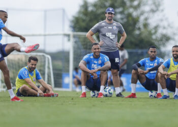 Com trabalho técnico, Bahia encerra preparação para enfrentar o Fortaleza