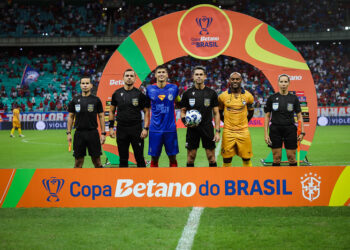 Bahia vence o por 3 a 2 Retrô na Fonte Nova e abre vantagem nas oitavas da Copa do Brasil