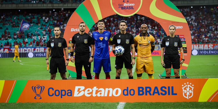 Bahia vence o por 3 a 2 Retrô na Fonte Nova e abre vantagem nas oitavas da Copa do Brasil