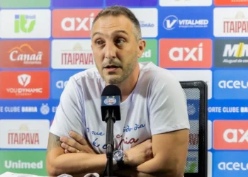 Diretor do Bahia reforça busca por contratações pontuais e garante equilíbrio financeiro