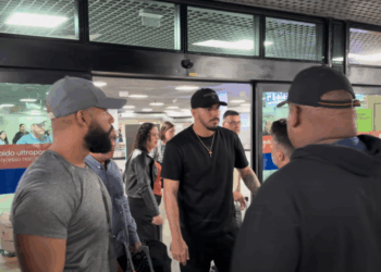 Novo reforço do Bahia, goleiro João Paulo desembarca em Salvador