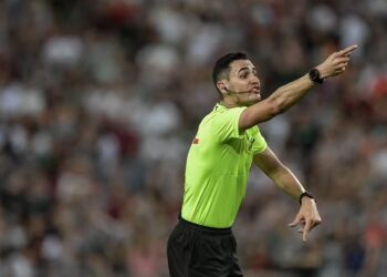 Matheus Delgado Candançan é escalado para apitar Retrô x Bahia pela Copa do Brasil