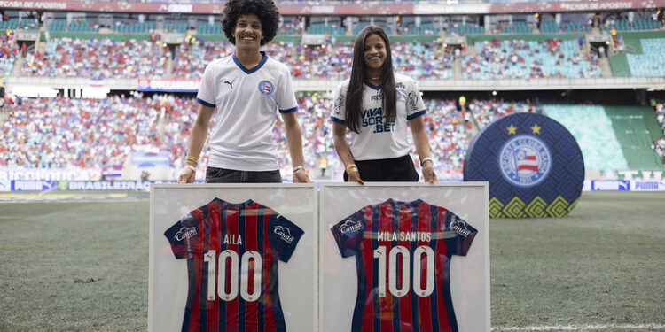 Jogadoras do Bahia alcançam marca de 100 jogos e recebem homenagem do clube