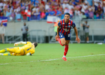 Tiago brilha, faz hat-trick inédito e encerra Nordestão como artilheiro