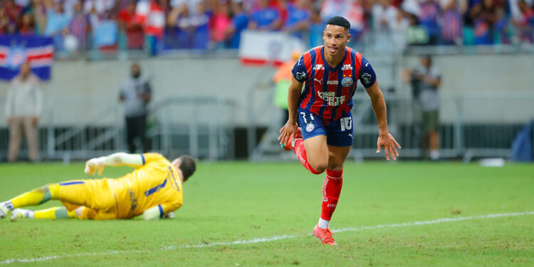 Tiago brilha, faz hat-trick inédito e encerra Nordestão como artilheiro