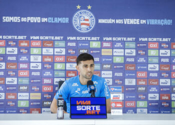 Acevedo demonstra confiança no elenco do Bahia para enfrentar o Flamengo: “Os disponíveis têm capacidade para jogar”