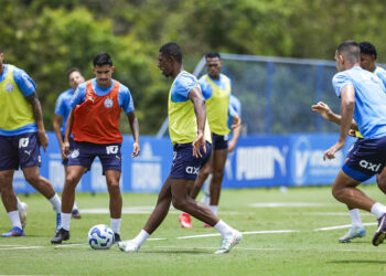 Bahia retoma treinamentos com retorno de dois titulares para duelo contra o Bragantino