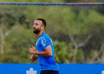 Caio Alexandre inicia trabalho de transição e Bahia continua preparação para o Bragantino