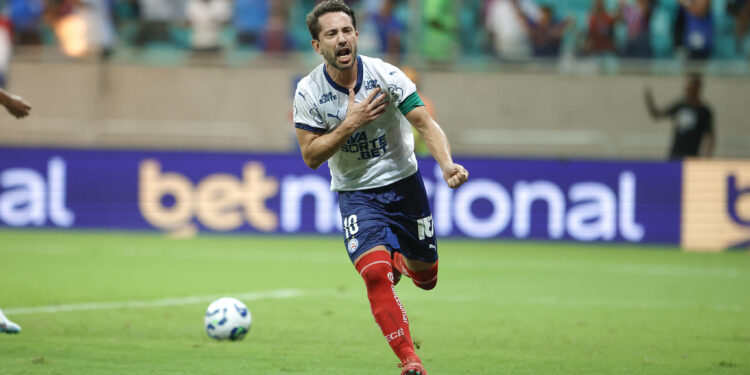 Everton Ribeiro passa por cirurgia para tratar câncer na tireoide e inicia recuperação