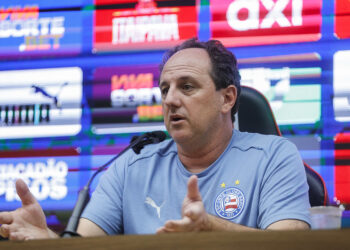 Ceni lamenta erro inicial e critica calendário após derrota do Bahia para o São Paulo