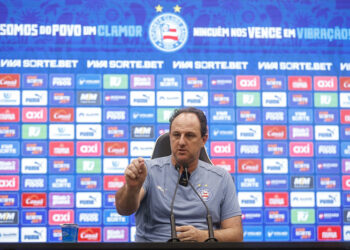 Ceni detona arbitragem após derrota do Bahia para o Atlético-MG: “O lado que vence é o que o VAR decide”