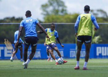 Com gol de Willian José, Bahia vence jogo-treino contra o Five FC na Cidade Tricolor