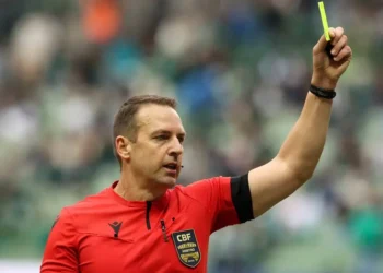 Lucas Paulo Torezin é escalado para apitar Bahia x Internacional no Campeonato Brasileiro