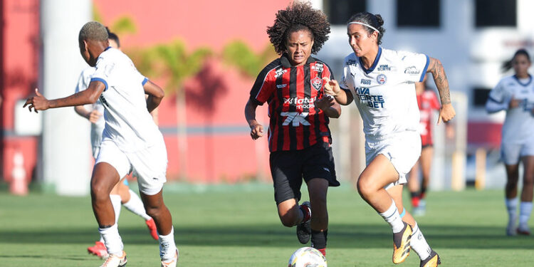 Rhaizza decide, e Bahia vence o Vitória no Barradão pelo jogo de ida da final do Baianão Feminino