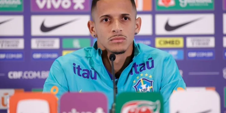 Juba retorna ao Brasil em avião de Leila Pereira e deve reforçar o Bahia contra o Fortaleza