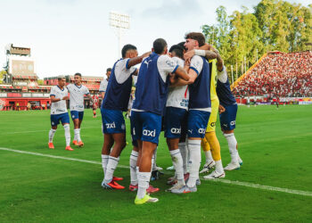Com time reserva, Bahia vence o Vitória no Barradão por 1 a 0