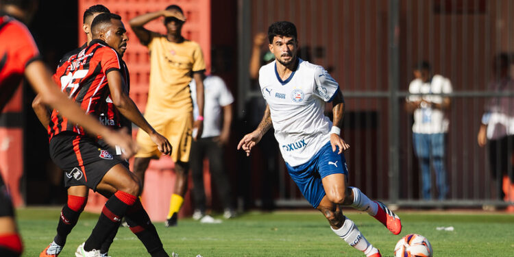 Fora dos planos do técnico Rogério Ceni, Bahia negocia saída do meia Cauly