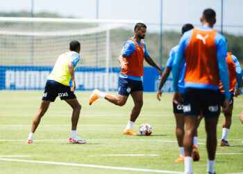 Com elenco principal, Rogério Ceni intensifica preparação do Bahia para duelo no Baianão