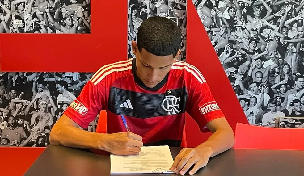 Bahia contrata Meia Fred Mundoco ex-Flamengo e negociação envolve saída de Jota para o Athletic-MG